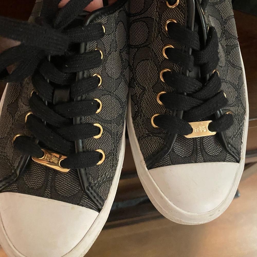 Coach shoes good condition